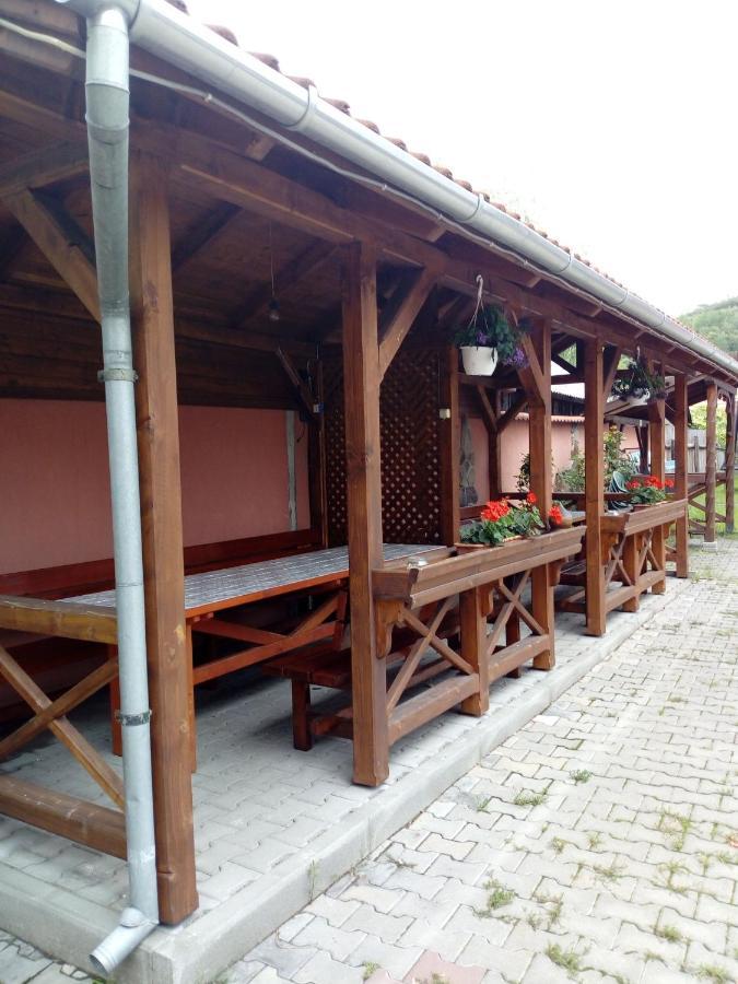 Ibolya-Imola Bed & Breakfast Praid Exterior foto