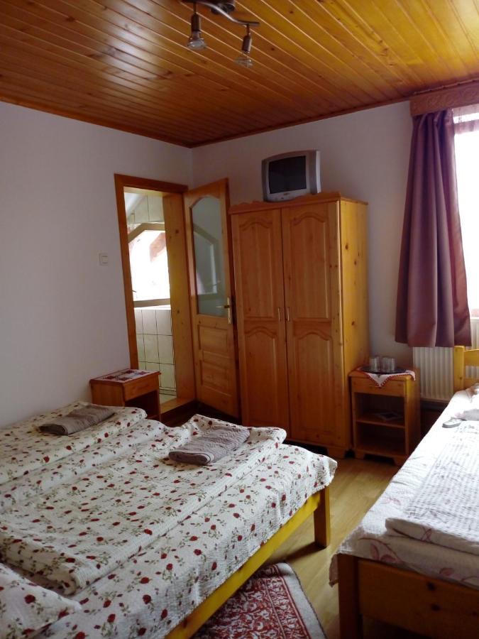 Ibolya-Imola Bed & Breakfast Praid Exterior foto