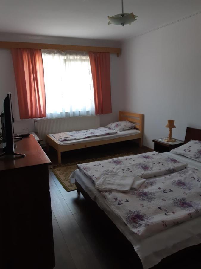 Ibolya-Imola Bed & Breakfast Praid Exterior foto